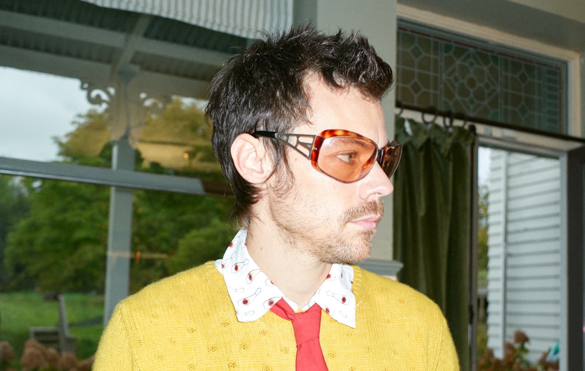 Vinilul revine în forță: cei mai vânduți artiști din UK în 2026